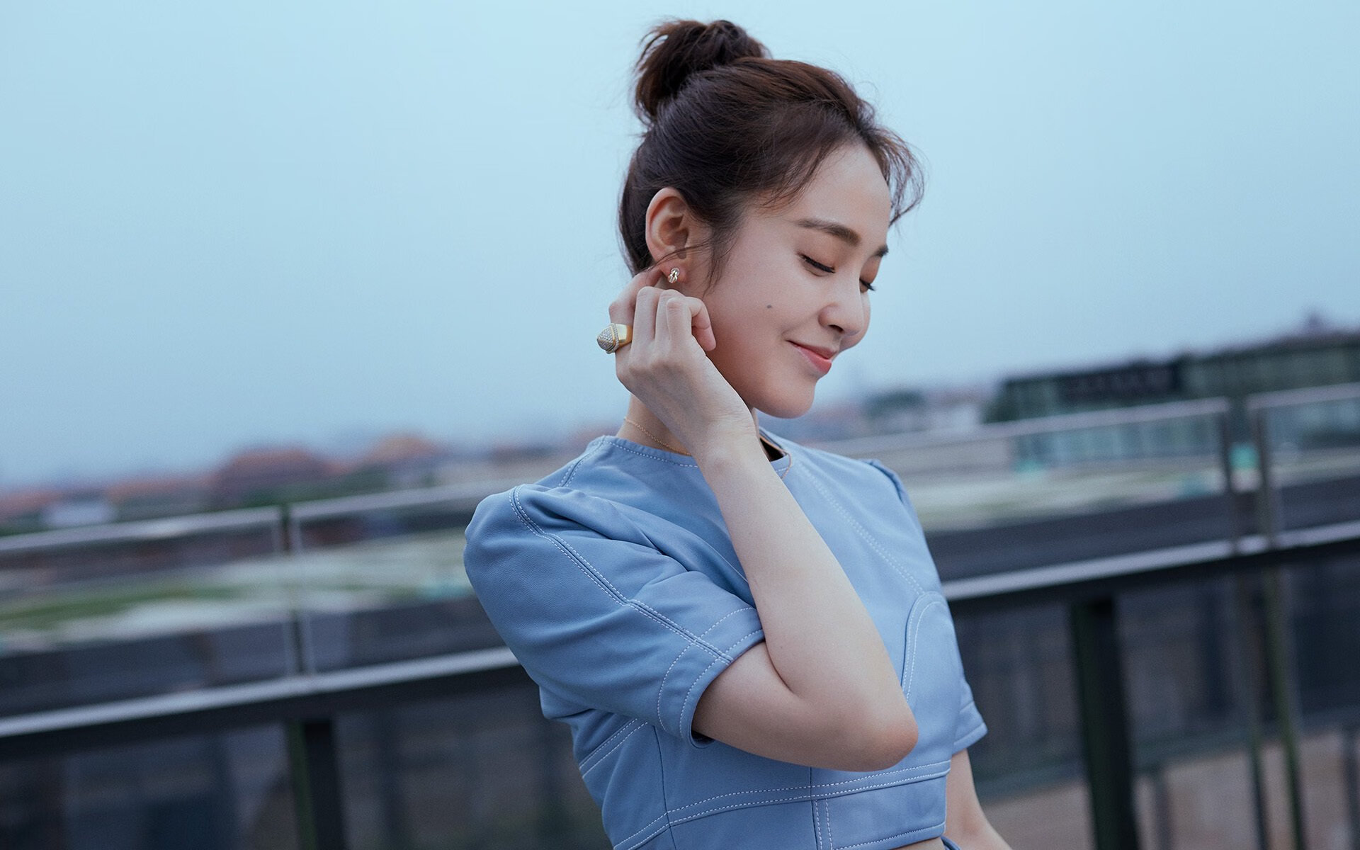 英超“超级周”赛事精彩纷呈，吸引众多关注，英超周刊