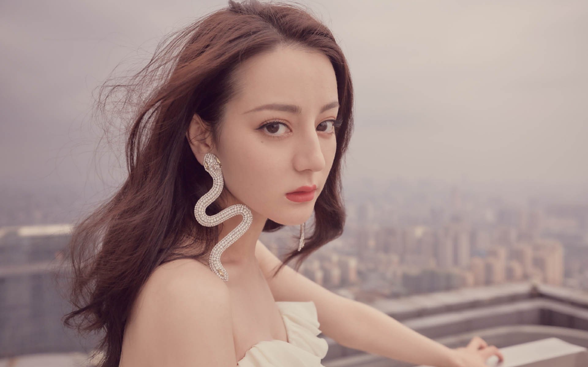 混合泳个人赛中立代表队A全面应战，个人混合泳比赛中