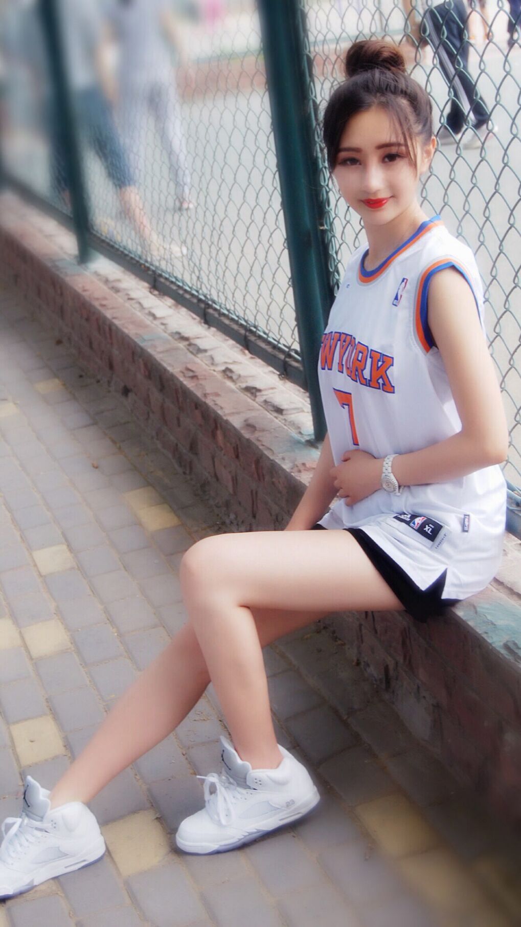 退役球员转任教练，带队风格受球迷期待，球员退役转会费怎么办